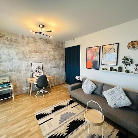 Brand New Modern Condo Built-In Mall Of Tripla Гельсінкі Екстер'єр фото