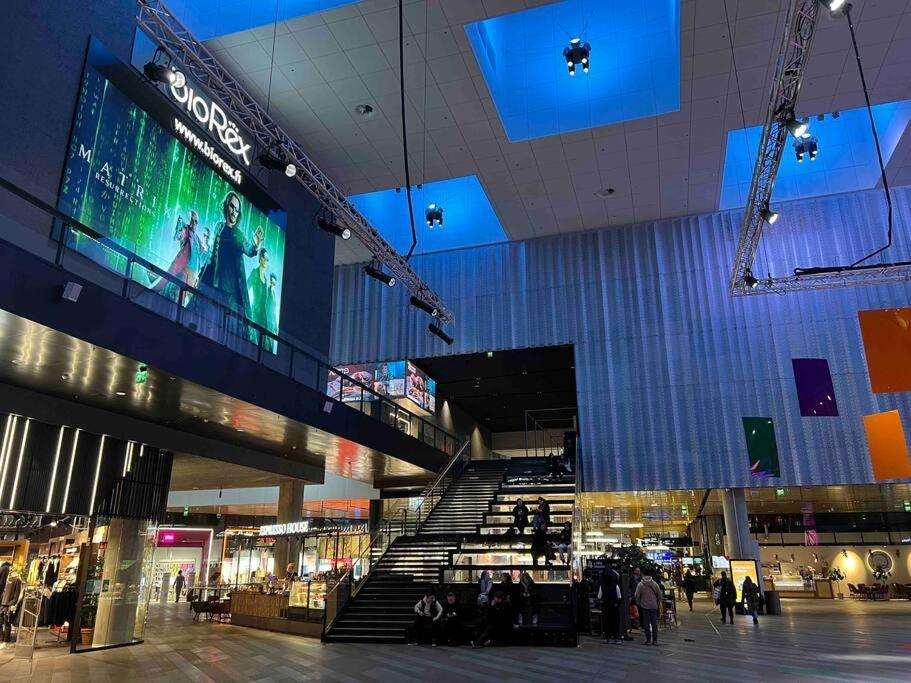 Brand New Modern Condo Built-In Mall Of Tripla Гельсінкі Екстер'єр фото