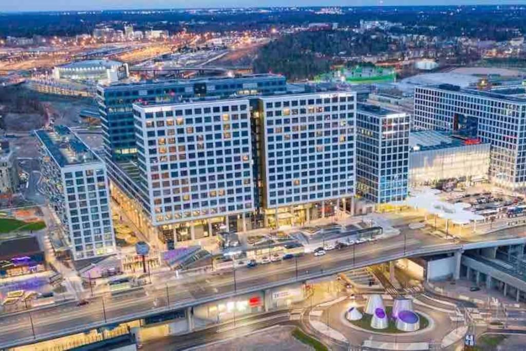 Brand New Modern Condo Built-In Mall Of Tripla Гельсінкі Екстер'єр фото
