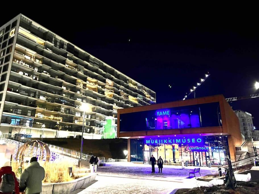 Brand New Modern Condo Built-In Mall Of Tripla Гельсінкі Екстер'єр фото