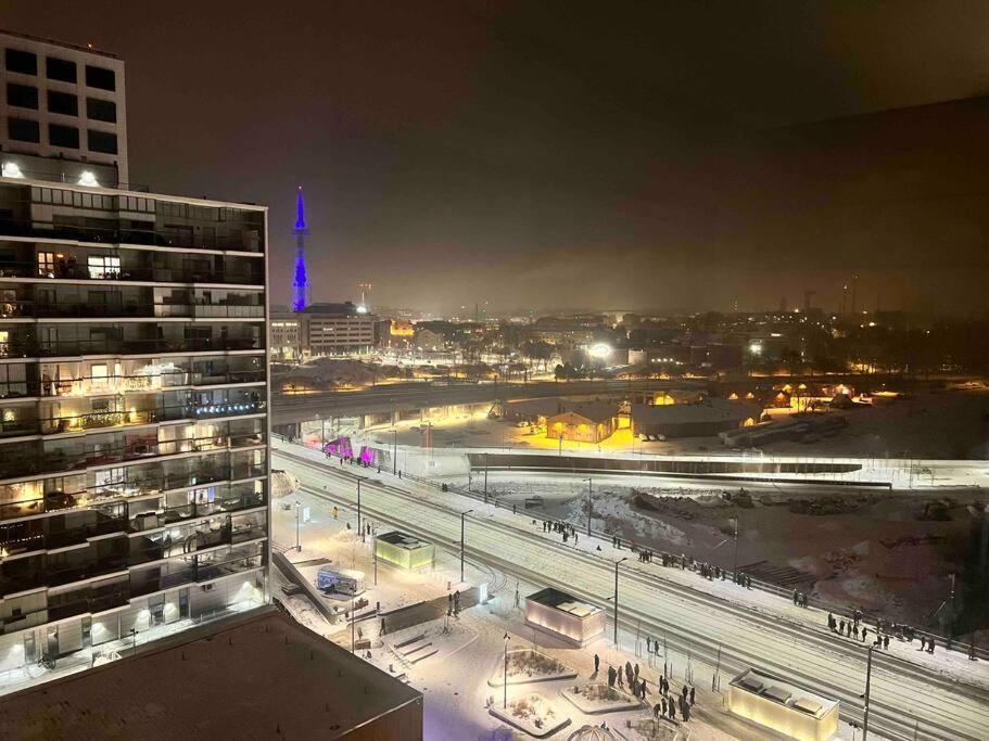 Brand New Modern Condo Built-In Mall Of Tripla Гельсінкі Екстер'єр фото